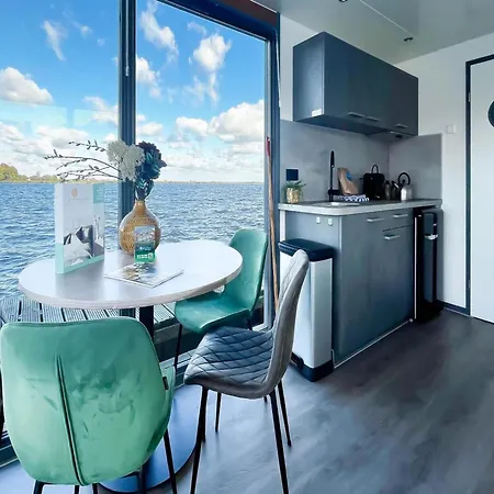 Houseboat For 4 On Uitgeester * Uitgeest