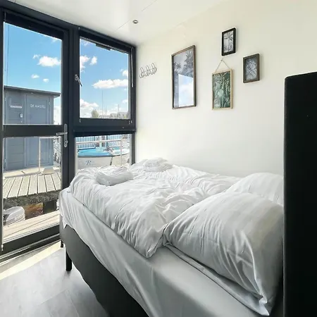 Houseboat For 4 On Uitgeester בית נופש *