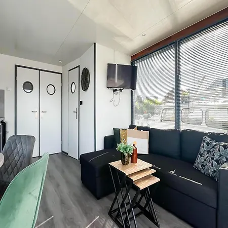 בית נופש Houseboat For 4 On Uitgeester Uitgeest